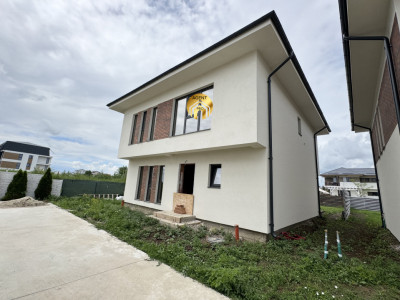 Vila individuala 5 camere - Locatie excelenta! Otopeni 23 August