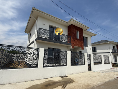Vila individuala în Bragadiru , 4 camere, 300 mp teren,