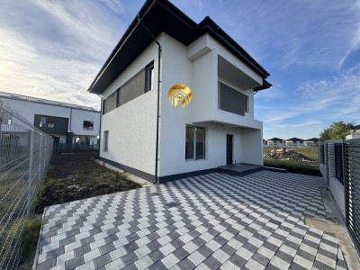 Vila Individuala Spatioasa P+1+M - 413mp teren - Aproape de DN1