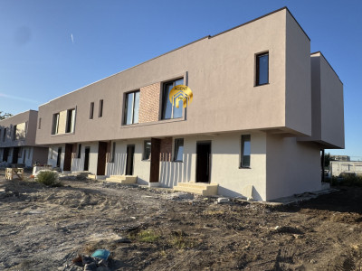 Casa P+1 - 4 camere - Otopeni - Aproape de Metrou