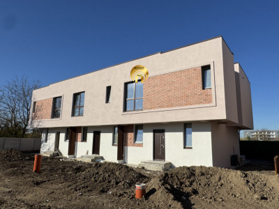 Casa P+1 - 4 camere - Otopeni - Aproape de Metrou