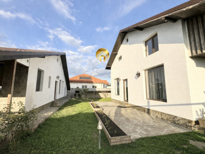 Doua vile individuale in aceeasi curte - 650mp teren